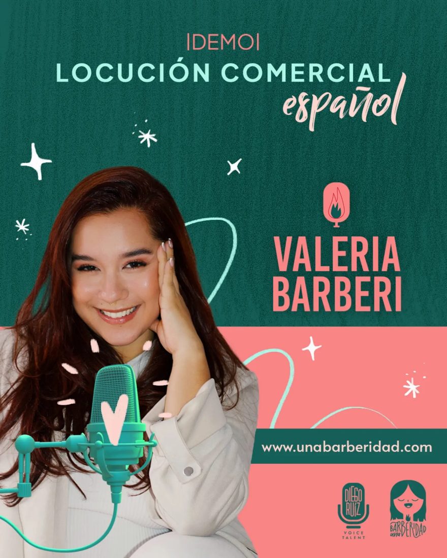 Valeria Barberi con micrófono — demo de locución comercial en español